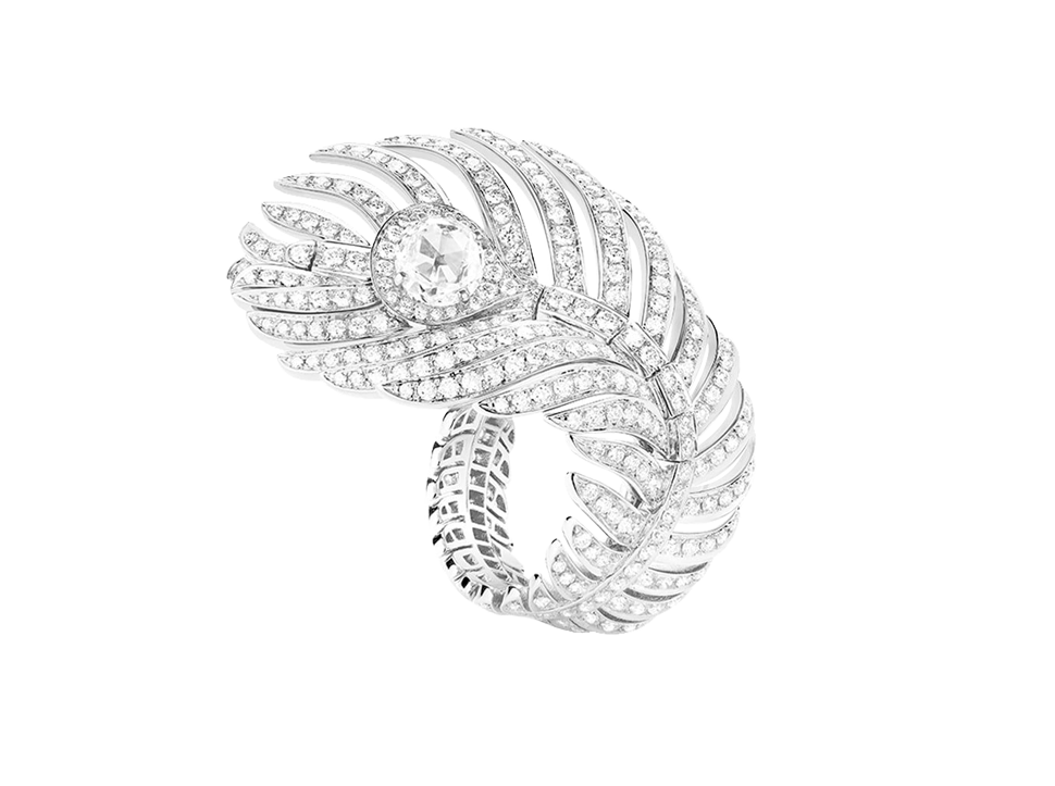 Buy original Boucheron Plume de Paon Ring with Bitcoin!